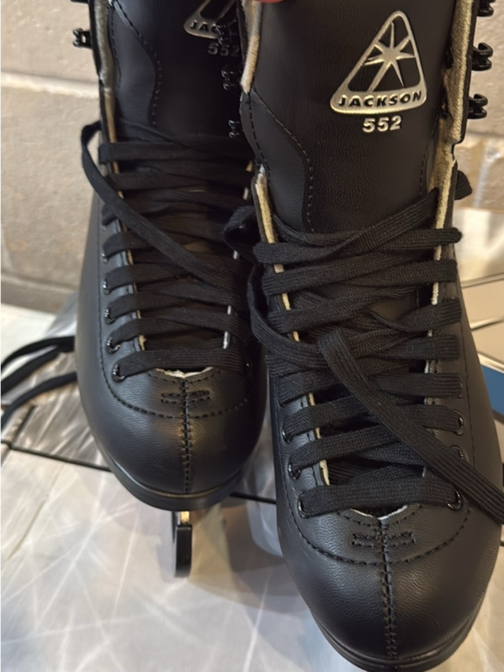 JACKSON Black Figure Ice Skates - Picture 3 of 5